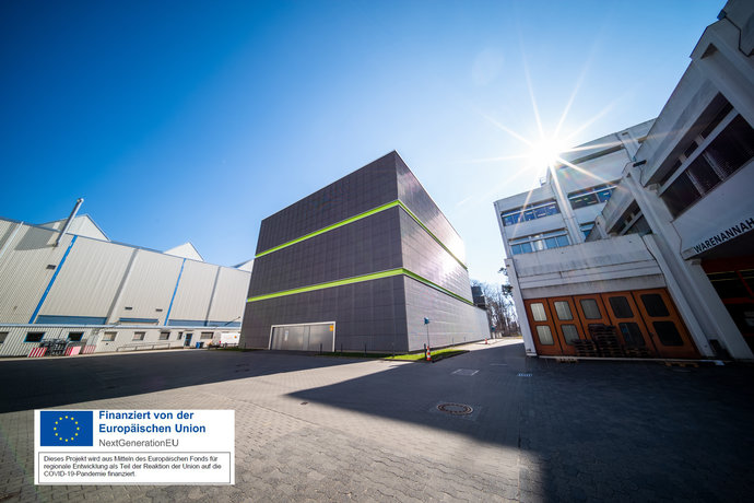 Exterior view of the high-performance computing center Green IT Cube