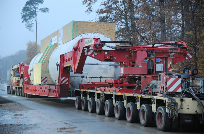 Delivery of the coldbox for the FAIR cryo facility