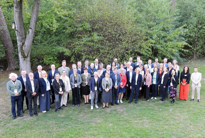 Gruppenfoto mit den Gästen. Gruppenfoto mit den Gästen.