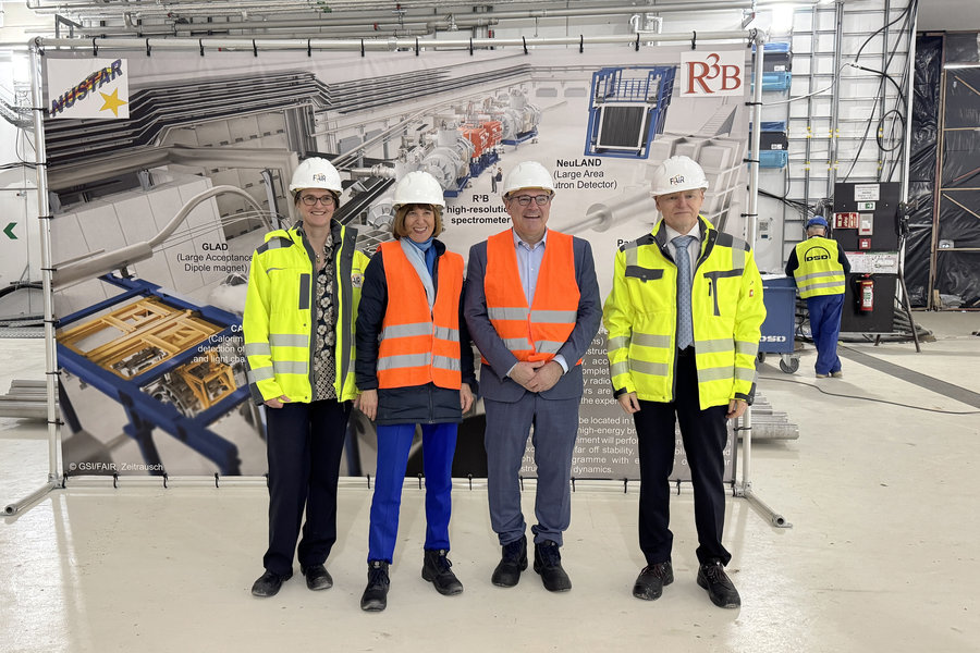 In den zukünftigen Experimentierhallen bei FAIR.