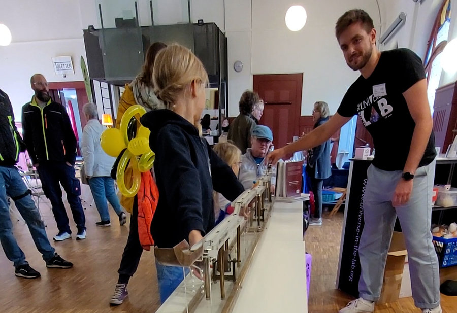 Teilchen beschleunigen am GSI/FAIR-Stand auf der Gewerbeschau Arheilgen